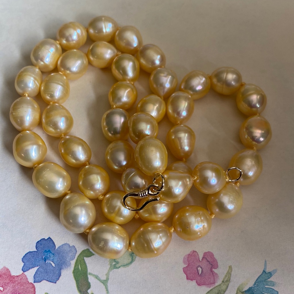 Huge Lustrous Natural South Sea Baroque Golden Dyed 10-12mm Pearls Necklace.